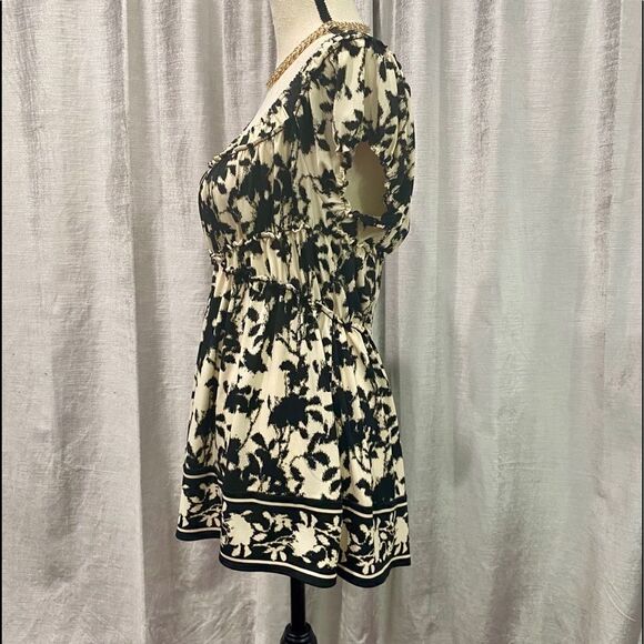 ⭐️ MAX STUDIO Floral Print Ruched Peasant Top - Picture 3 of 7